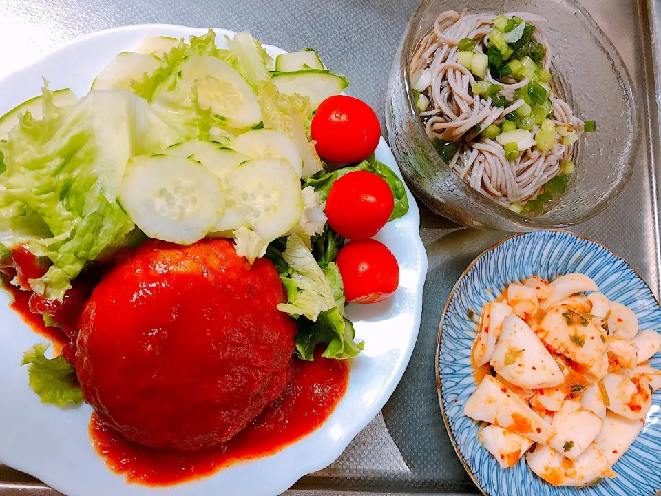 Snapdishの料理写真:ちょこっと手抜きの ハンバーグ😅
イカ明太焼き ＆ ざる蕎麦|🍀ミィーナ🍀さん