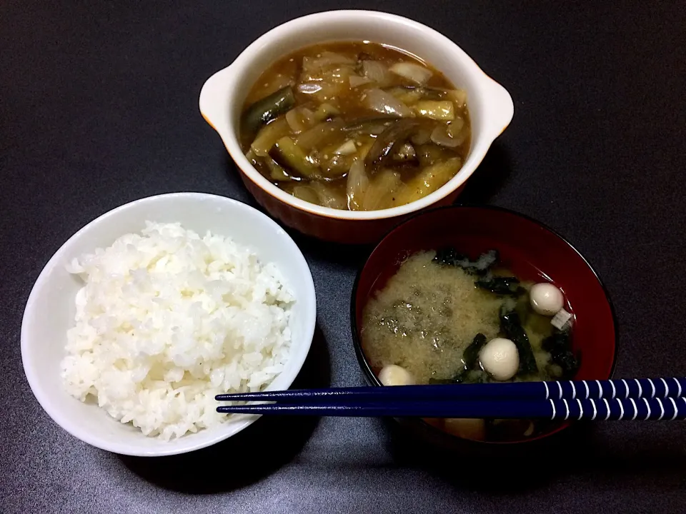 茄子と玉ねぎのあんかけ炒めと味噌汁|Shintarou  Nishimuraさん