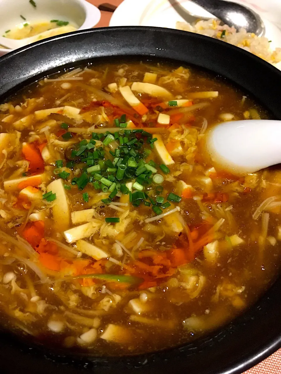 Snapdishの料理写真:お盆の法要とお墓詣りの後に…暑さ吹き飛ばす福天のサンラータン麺🍜(●☌◡☌●)|さくたえさん