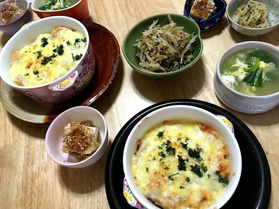 Snapdishの料理写真:お盆休み最終日の晩ごはん(*´﹃｀*)
チキンドリア
お豆腐の洋風冷奴
青梗菜のかきたまスープ
モヤシのナムル|さくたえさん