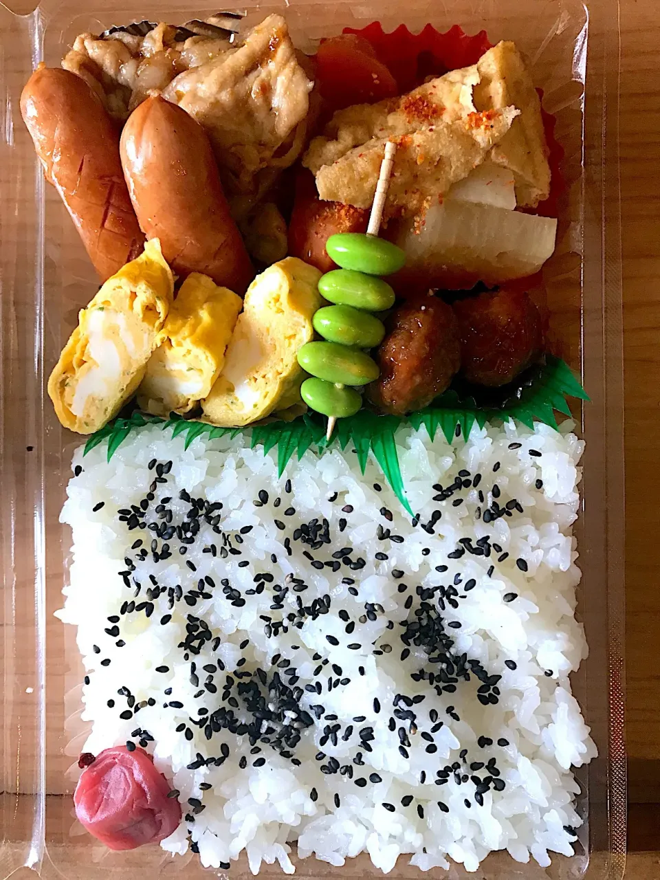 Snapdishの料理写真:久しぶりのお弁当。4泊5日、勉強合宿の高1息子に、使い捨て容器でおもたせ。さびしーなー。|侑子さん