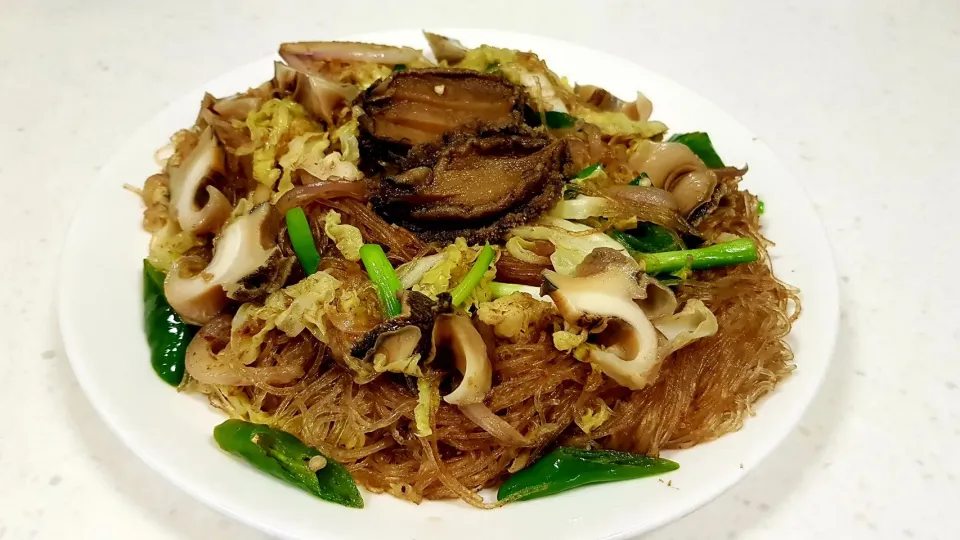 stir-fried cellophane noodle with abalone and sea snails|steven z.y.さん