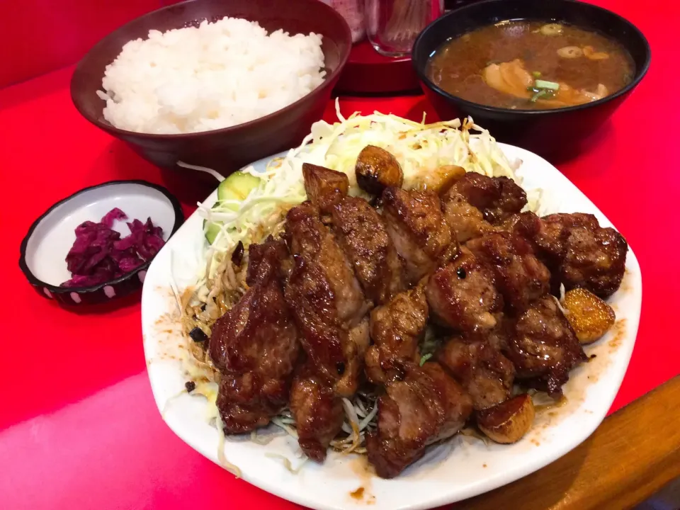 Snapdishの料理写真:トンテキ定食😋
三重県名物？👀（笑）
来来憲さん❣️|アライさんさん