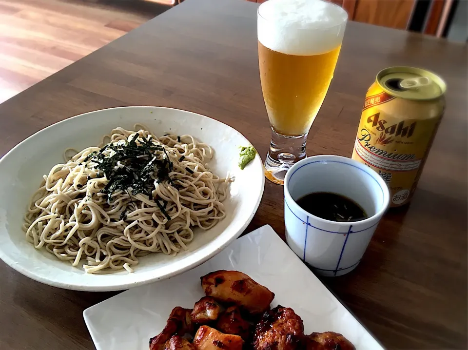 ざる蕎麦 & 塩焼き鳥と軟骨入りつくね。CVS惣菜も盛付けを変えると見た目の美味しさがUP❗️|リフルシャッフルさん