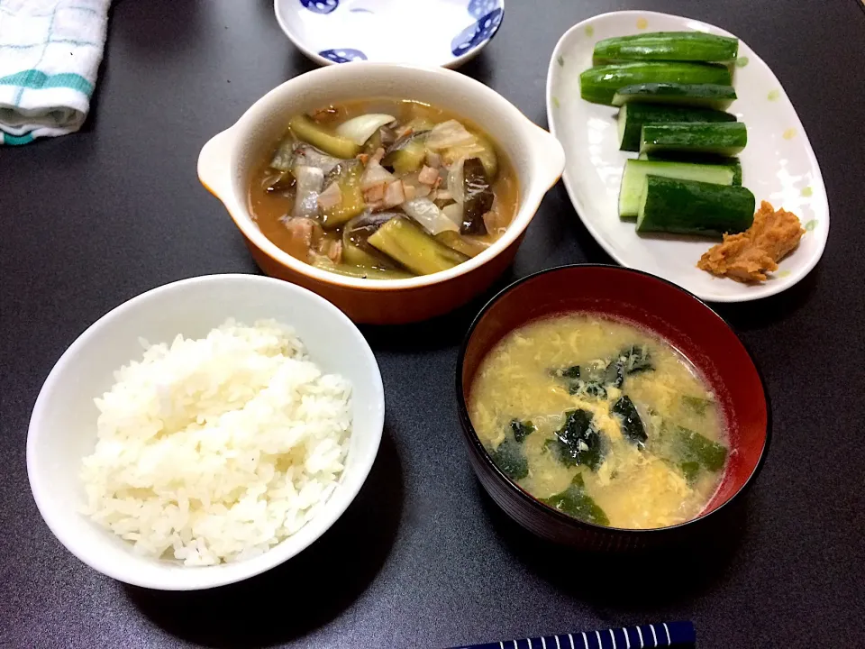 Snapdishの料理写真:ナスと玉ねぎのあんかけ炒め&玉ねぎとわかめの卵スープ&モロキュウ|Shintarou  Nishimuraさん