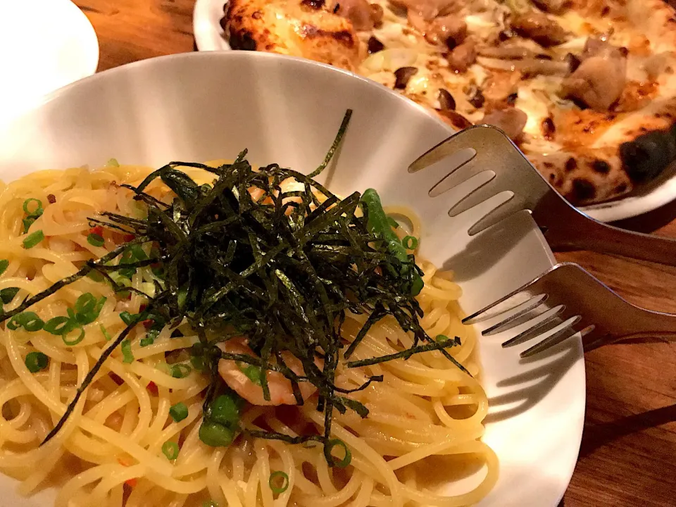 照り焼きピザ
海老和風パスタ🦐|naokoさん