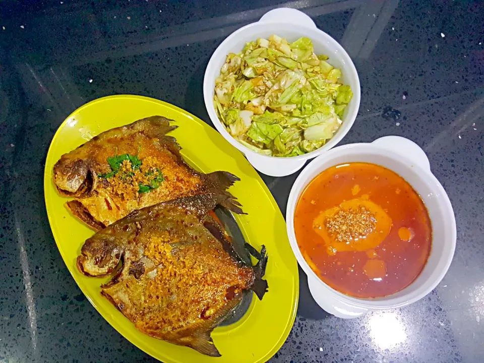 Fried fish with vege & steamed eggs|Serene Leeさん