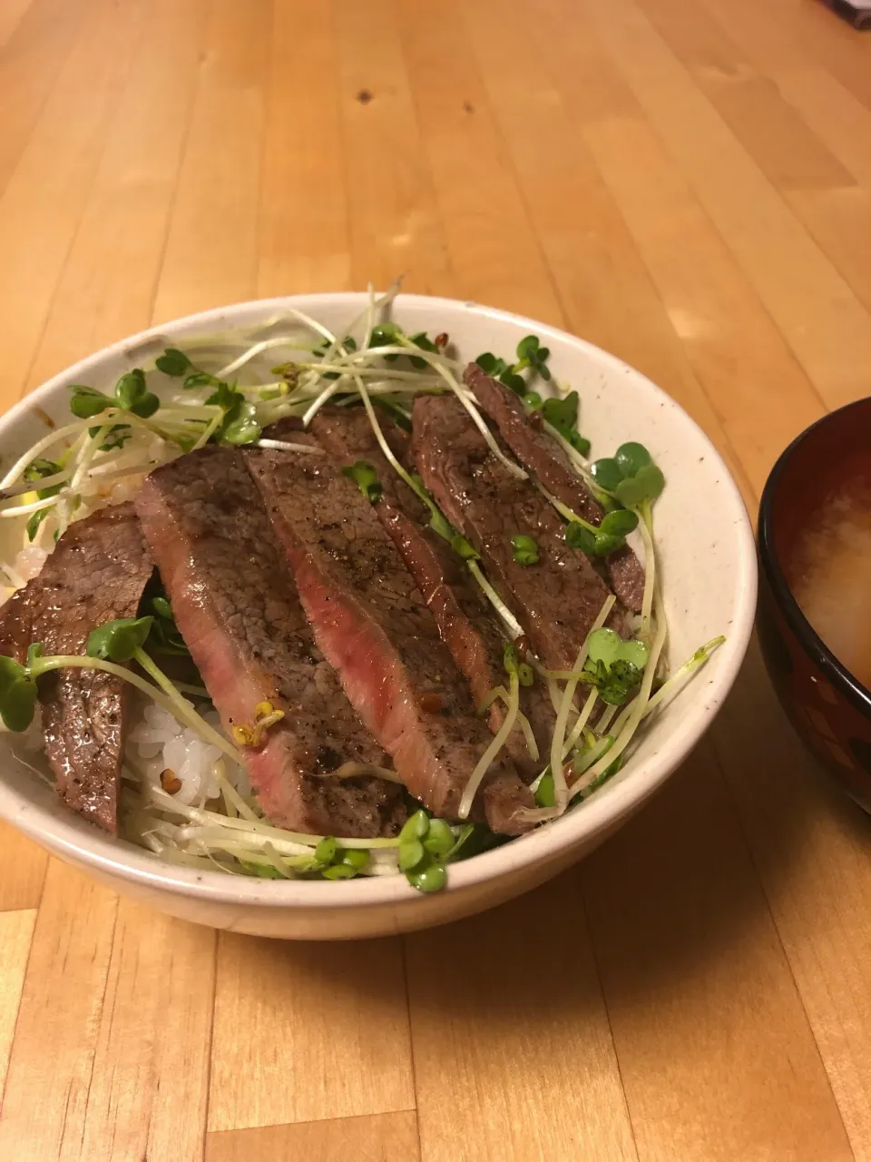 ステーキ丼|Takeshi Kuraishiさん