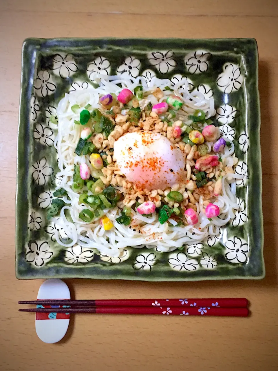 Snapdishの料理写真:ぶっかけハイカラ温玉うどん|林とびぃさん