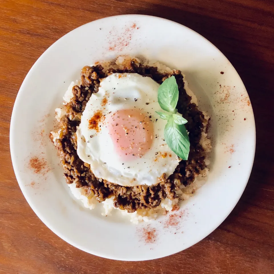 キーマカレー🍛玄米ご飯、目玉焼きのっけ|マユマユさん