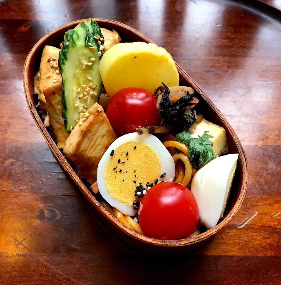 本日もよろしくお弁当🍱チキン照り焼き🍱生揚げ大葉と炒め☘ナポリタン🍝蒸し鶏ときゅうりサラダ🌳🥗ひじき煮 #お弁当  #わっぱ弁当  #札幌  #中島公園  #チキン照り焼き  #生揚げ  #ひじきの煮物  #ナポリタン  #茹でタマゴ  #プチトマト🍅|Yukie  Toriseさん