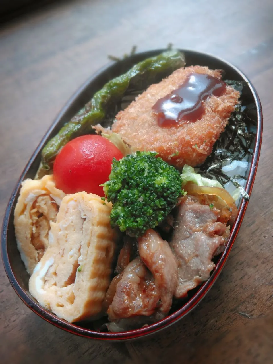 今日のお弁当
・タラフライ
・出汁巻き
・豚肉の生姜焼き|akiさん