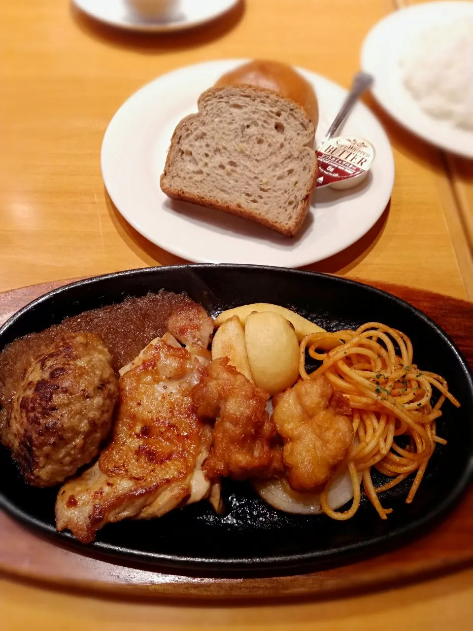 |おうちご飯と外食の記録^^さん