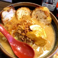 Snapdishの料理写真:北海道味噌漬け炙りチャーシュー麺 ¥945|てんりん。さん