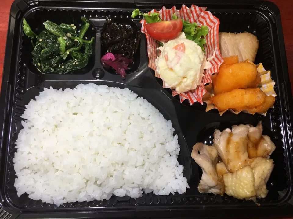 Snapdishの料理写真:お任せメニュー 日替わり宅配弁当 豊川市豊橋市一部エリア配達|Naokazu Kuritaさん