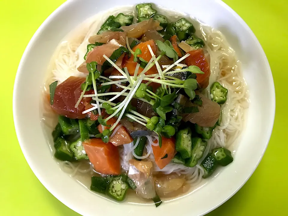 梅こんぶ茶汁の素麺 鮮魚の漬け乗せ|ゆきさん