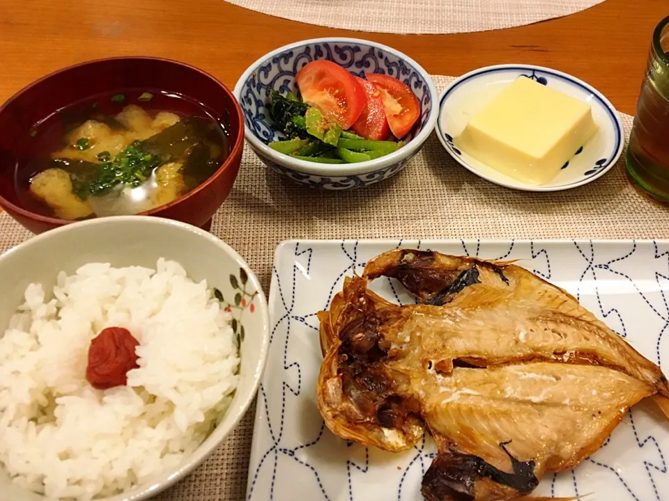 18/08/18 夕飯♪ 金目鯛干物 小松菜胡麻和え 卵豆腐 味噌汁|ikukoさん