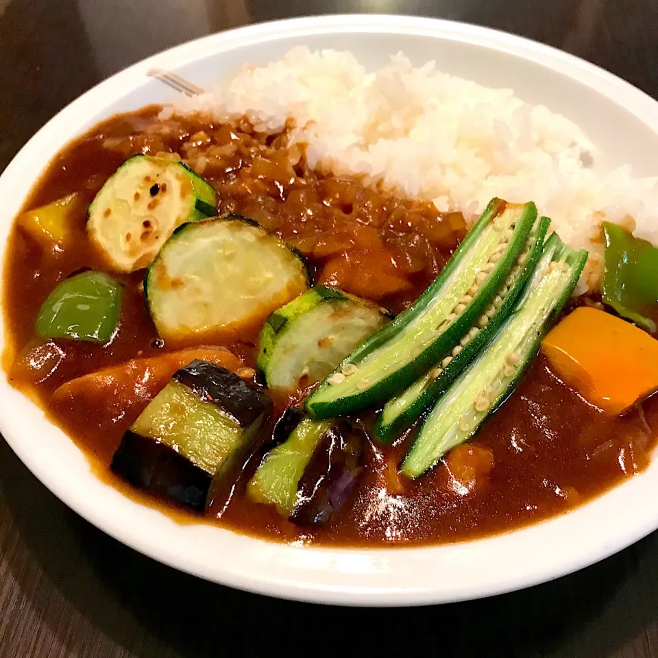 Snapdishの料理写真:夏野菜カレー🍛|Kouki Tanabeさん