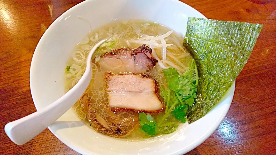 塩ラーメン(縮れ麺)|じょうさん