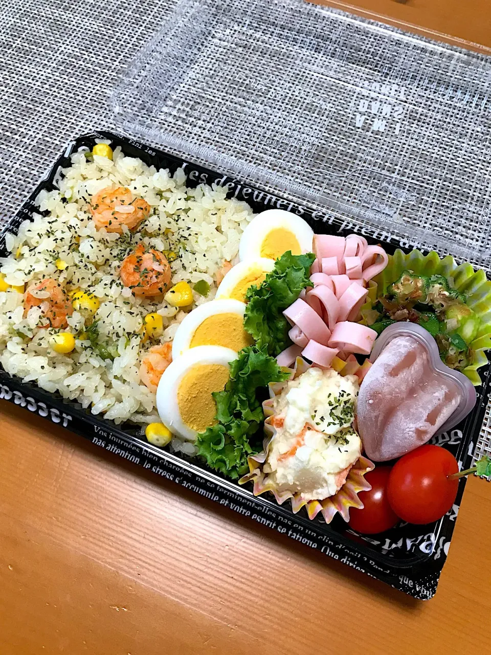 お弁当の日🍙２日目
エビピラフ🍤ポテサラ|ちはるさん