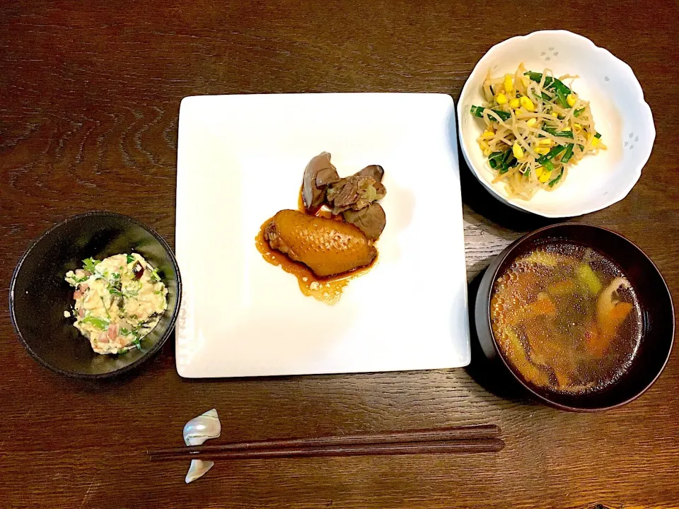 手羽先とレバーの甘辛煮
ピータン＆パクチー豆腐
豆モヤシとニラのナムル
鶏スープ|カドラさん