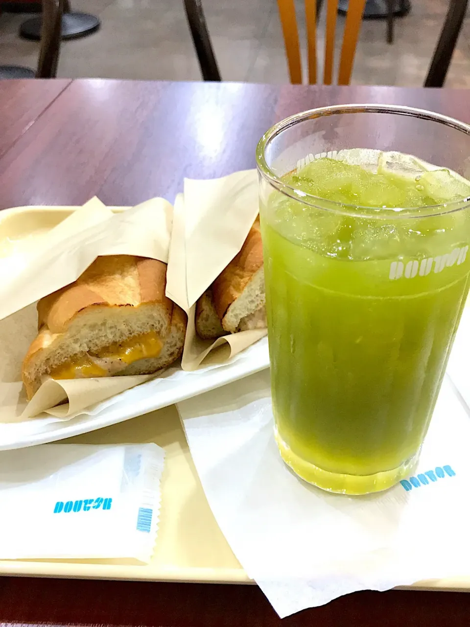 DOUTOR
ツナチェダーサンド
グリーンレモンティーハニー🍯|sakiさん