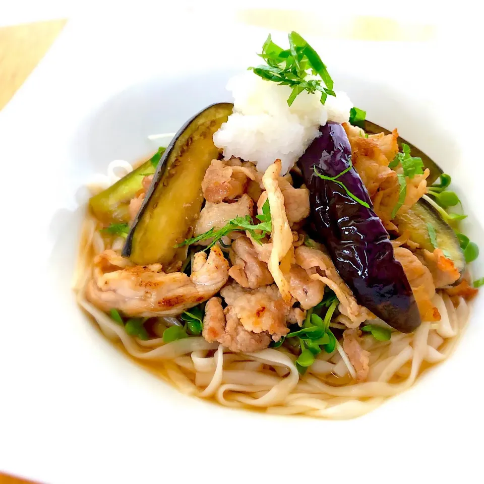 Snapdishの料理写真:糖質0麺使用🤸‍♀️豚肉とお茄子のぶっかけ麺🐷|あしゃぱんさん