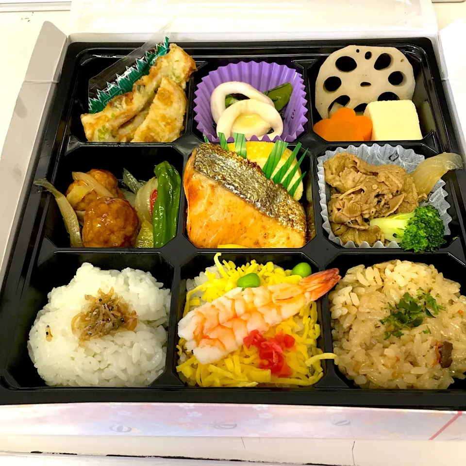 Snapdishの料理写真:今日のお弁当‼︎ 19 August
 #お弁当  #弁当  #obento  #bento  #お弁当の記録  #オープンキャンパス  #大阪芸術大学短期大学部  #仕出し弁当|Yoshinobu Nakagawaさん