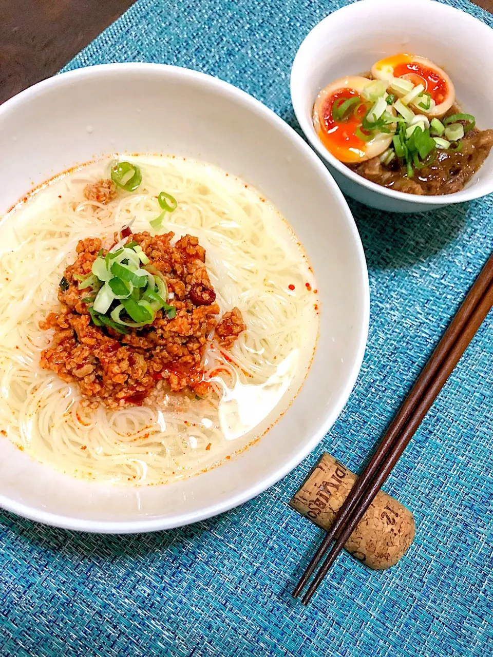 ・贅沢鶏スープの冷製そうめん ピリ辛鶏ミンチのせ
・牛すじのトロトロ味噌煮
・煮卵|梅寿さん