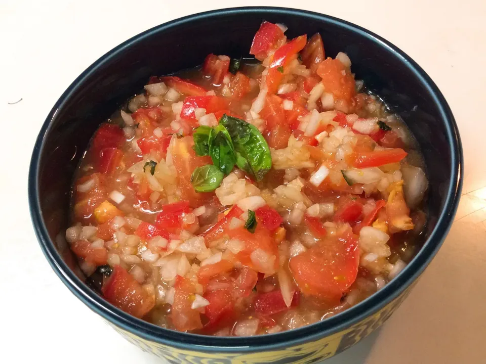 トマトとタマネギのサラダ🍅🥗😋|アライさんさん