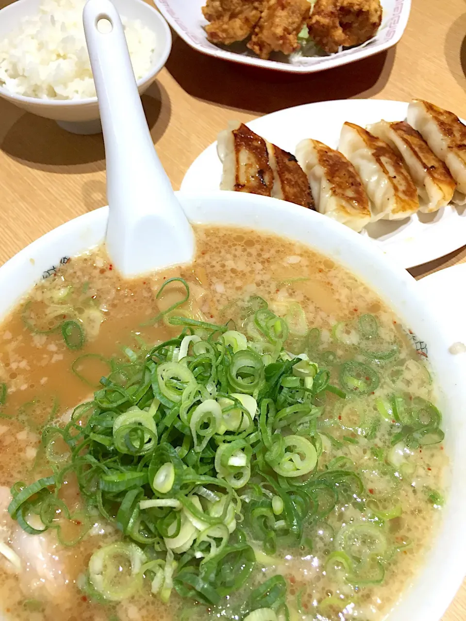 こってりラーメン🍜来来亭で|さくらんぼさん