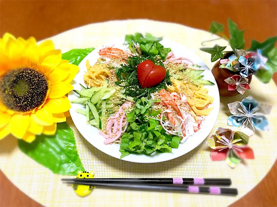 Snapdishの料理写真:もう夏の終わりかなぁ…🤣 冷し中華のゴマだれ🍜|バシュランさん