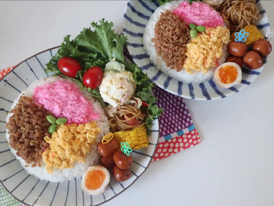 夏休み置きランチ16日目🌴
三色丼😊|なかじー。さん