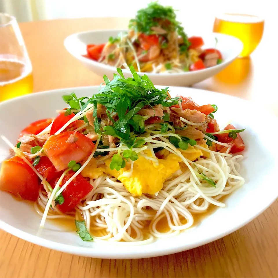 トマトとツナと卵のぶっかけ素麺🍅🐟🐣|あしゃぱんさん