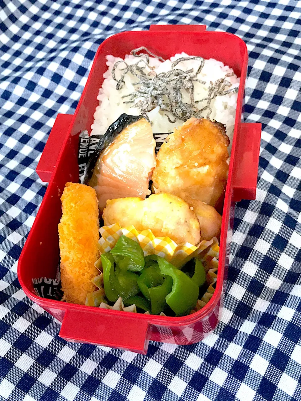 Snapdishの料理写真:8/20 #夏休み弁当  #中学生女子弁当 #シャケ#ササミのピカタ|みぽりんさん