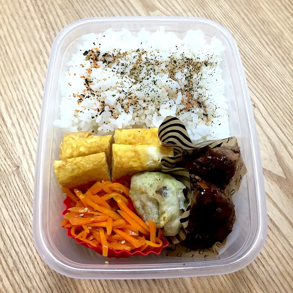 月曜日の旦那さんのお弁当☺︎ #お弁当記録  #ハンバーグ  #にんじんのナムル|むさけんさん