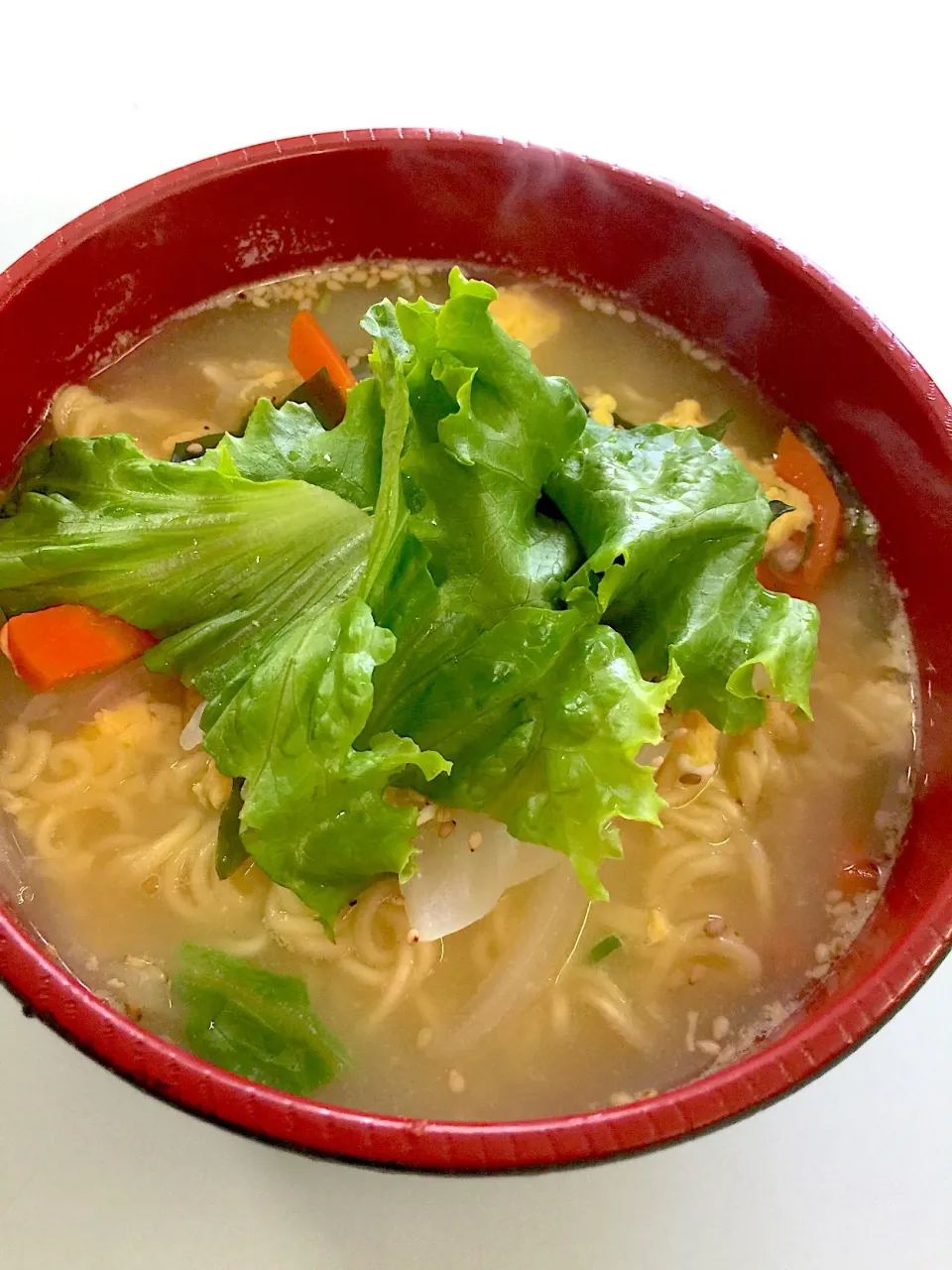 2018/08/20 夏休みの散財によりお昼は即席ラーメン🍜|愛華さん