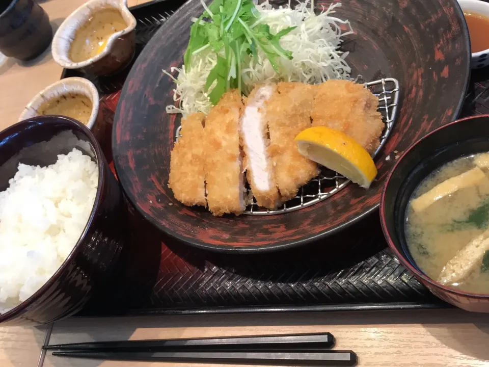 四元豚のロースかつ定食🐽|まさとさん