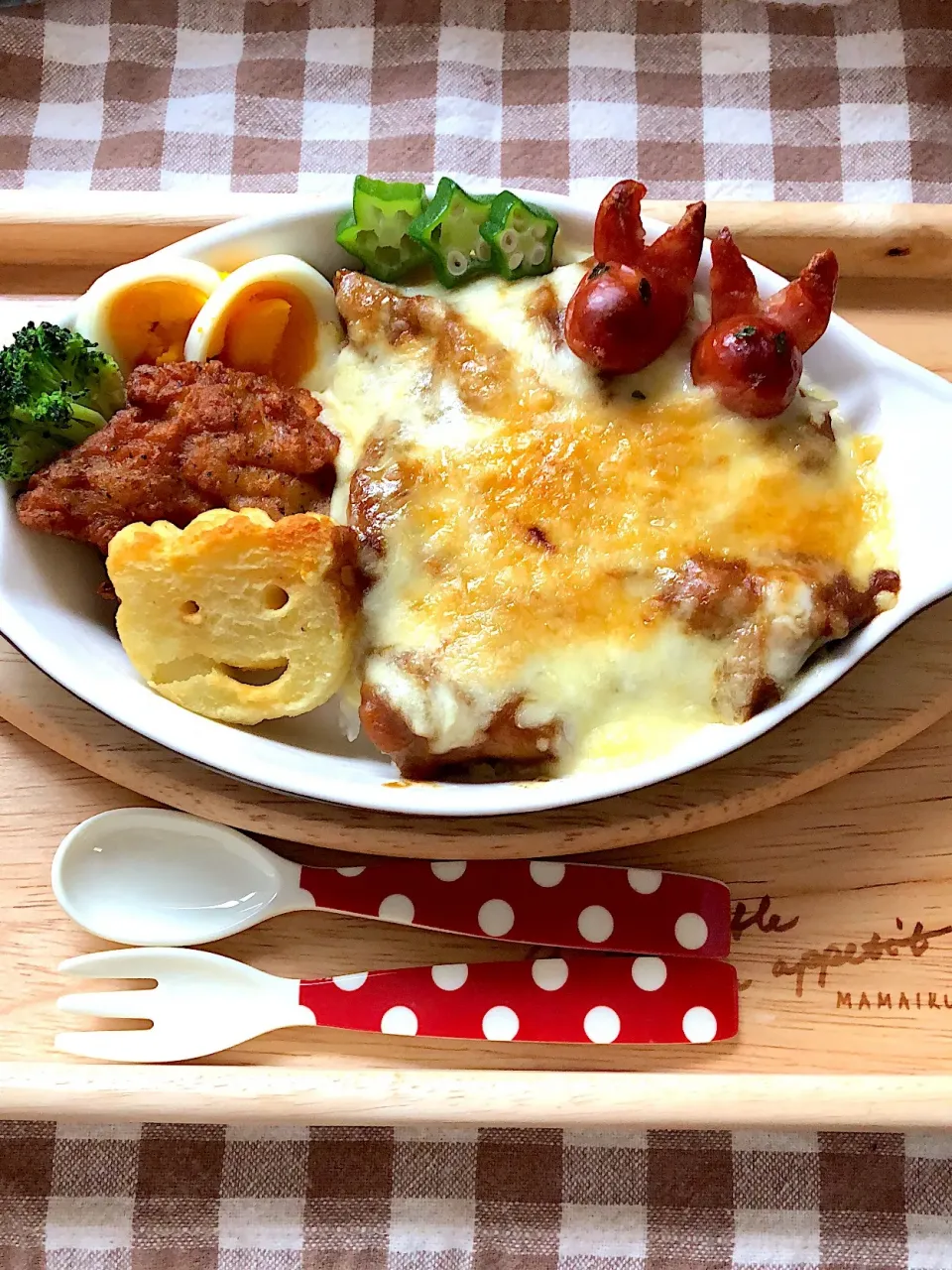 カレードリア⭐︎ママバージョン    うさぎ🐰❤️   中には カボチャ、じゃがいも、 にんじん、とり肉、玉ねぎが いっぱい入っててかなり山盛り⭐︎    #カレー    #カレードリア  #キッズカレー|はるさん