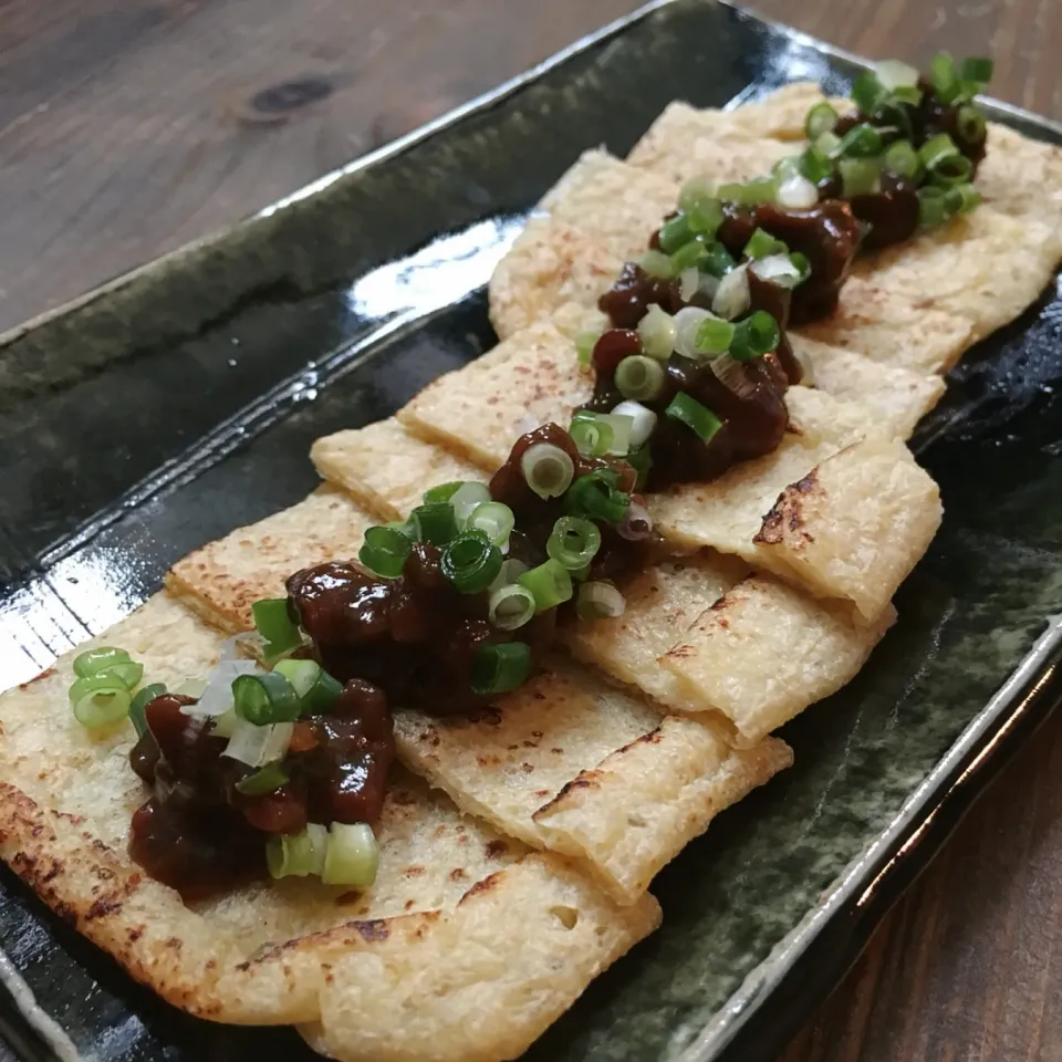 koji toyodaさんの唐辛子味噌‼︎を焼き薄揚げに乗っせ‼︎|七海さん