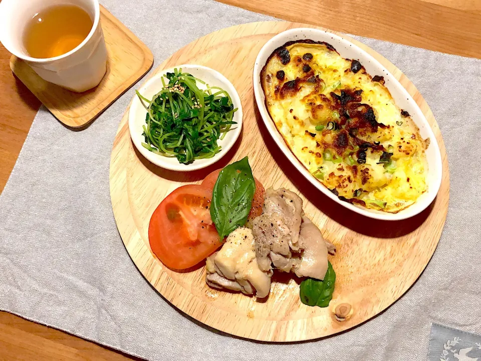 鶏ビネガー焼き、カレーポテトグラタン、豆苗おひたし|harukaさん