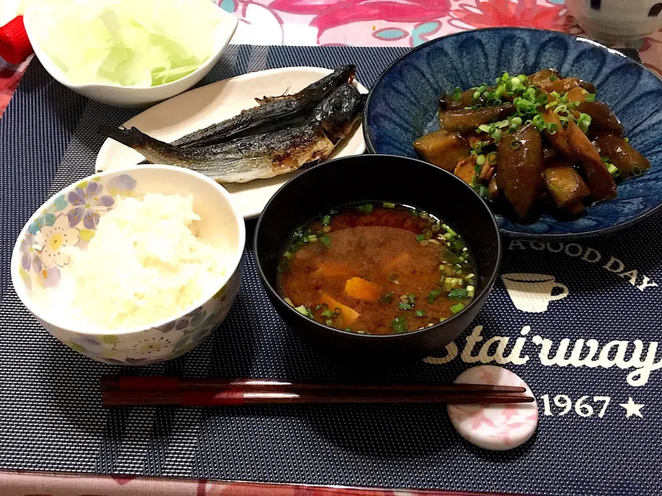 Snapdishの料理写真:ナスと豚バラの味噌炒め、丸干し、きゅうりそーめん、味噌汁、ご飯|kumi♡さん