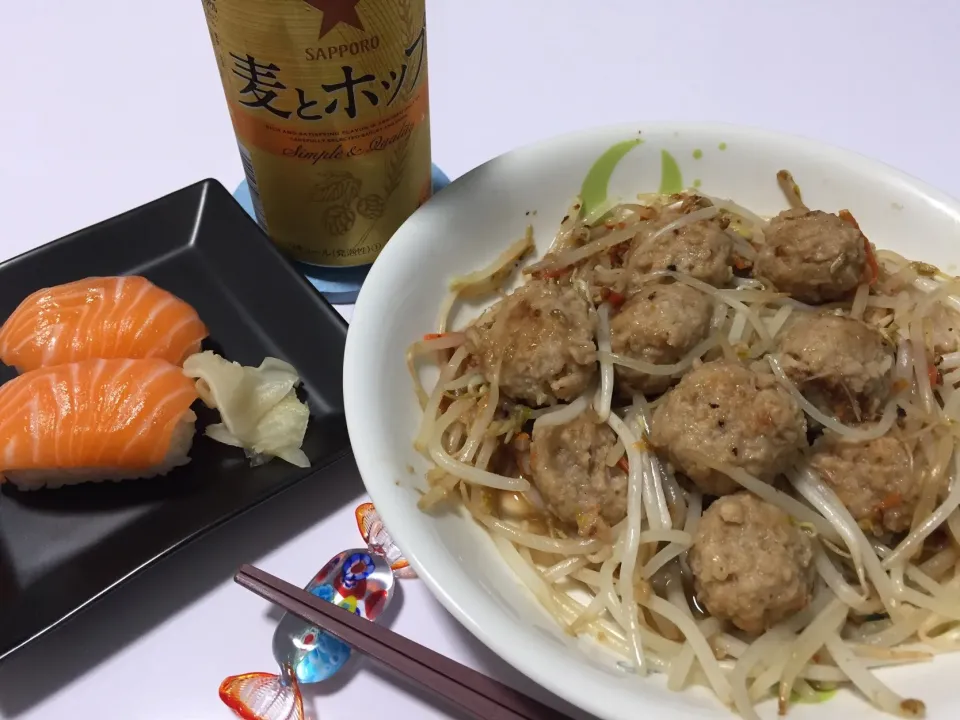 今宵は、肉団子とモヤシの塩麹炒めとか。
#肉団子とモヤシの塩麹炒め
#とろサーモンにぎり|Kojiさん