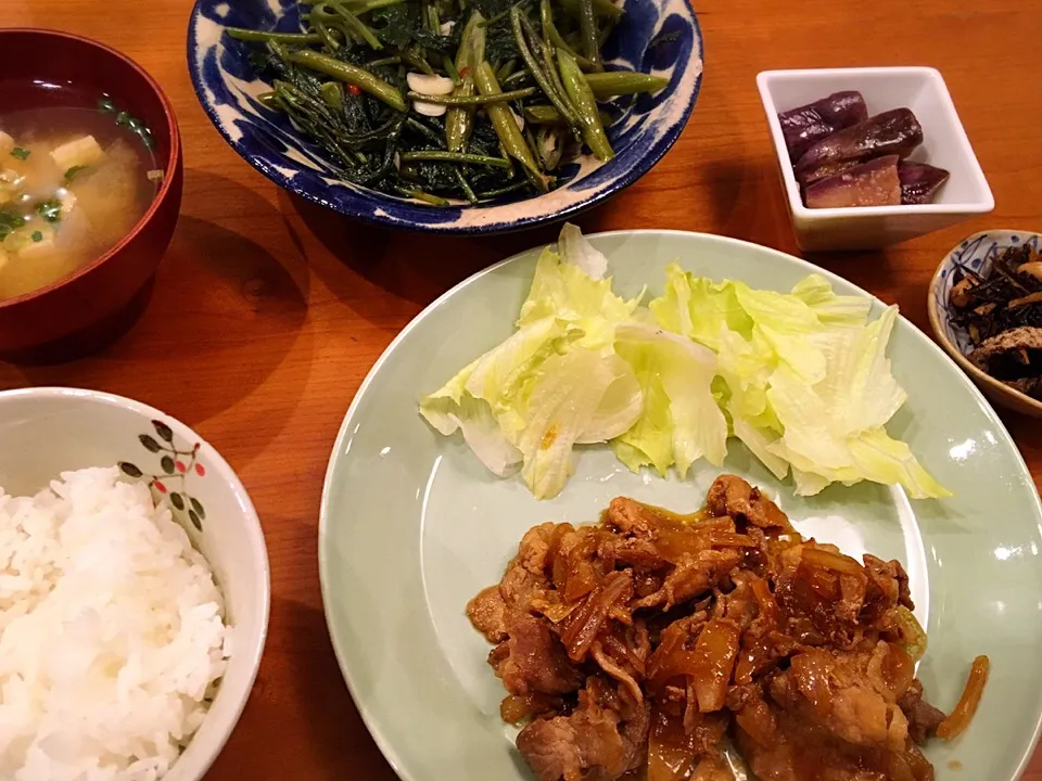 Snapdishの料理写真:18/08/20 夕飯♪ 豚生姜焼き 空芯菜にんにく炒め 茄子マリネ ひじきと大豆の煮物 味噌汁|ikukoさん