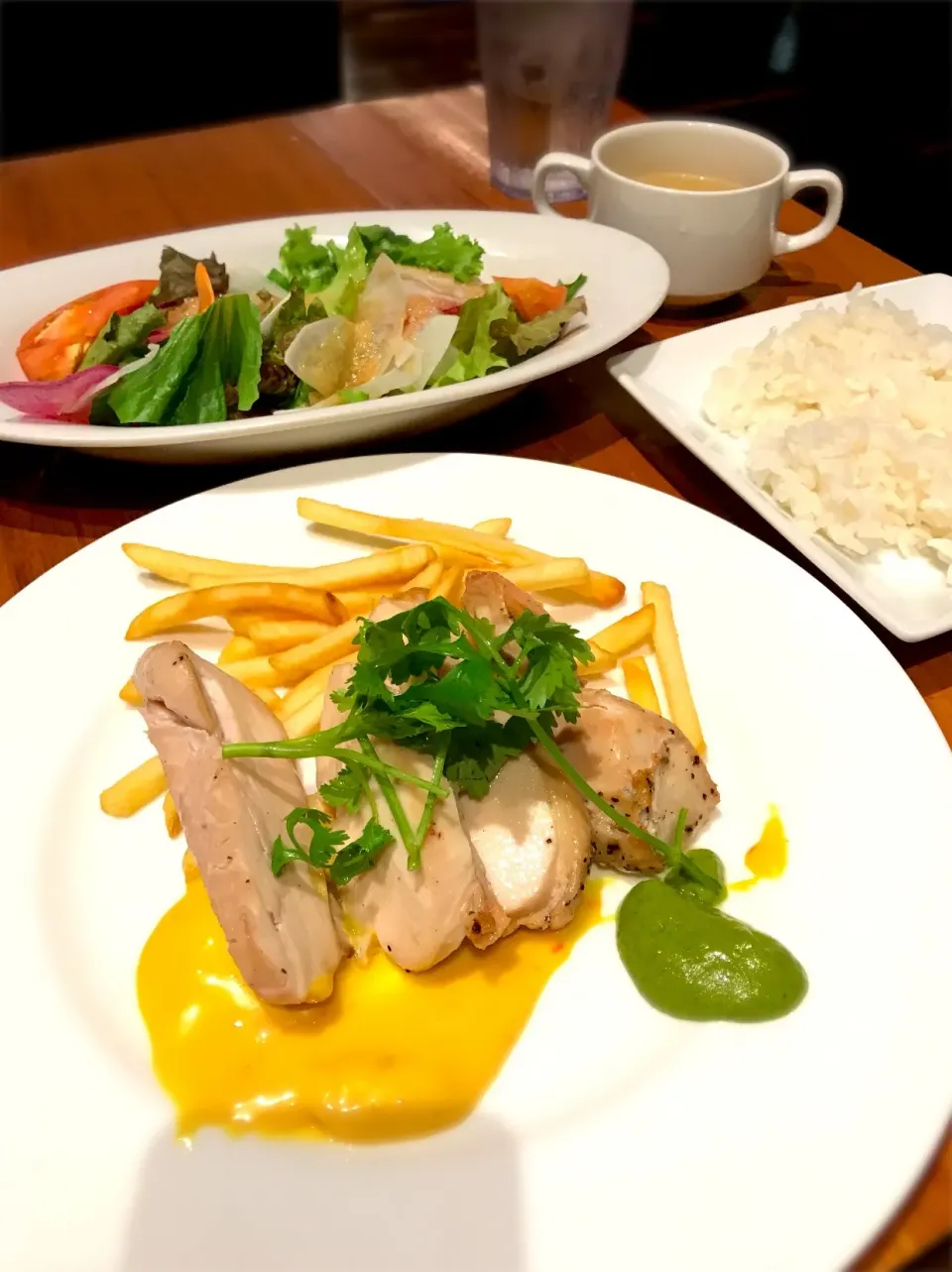 【WEEKLY LUNCH】
鶏むね肉のロースト カレー風味のマヨネーズとパクチーマスタードソース|sayaさん