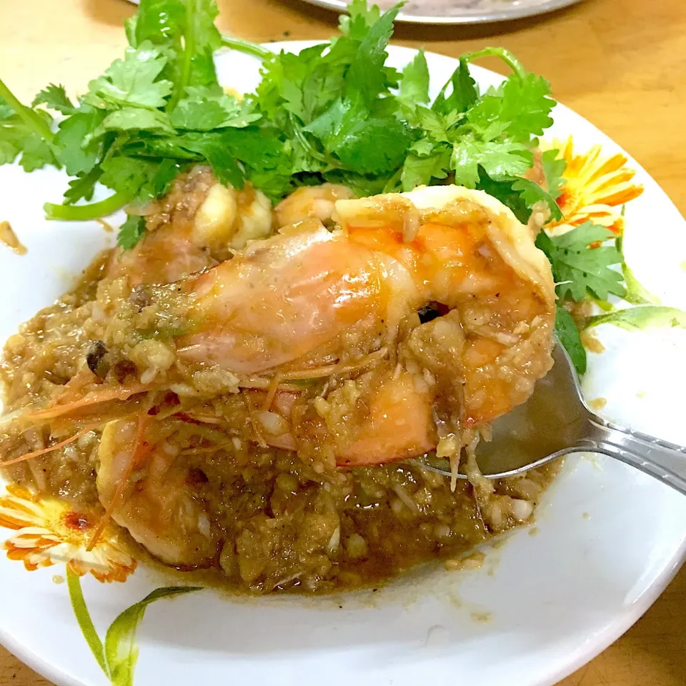 Shrimp fried with garlic sauce|Madam Chuoさん