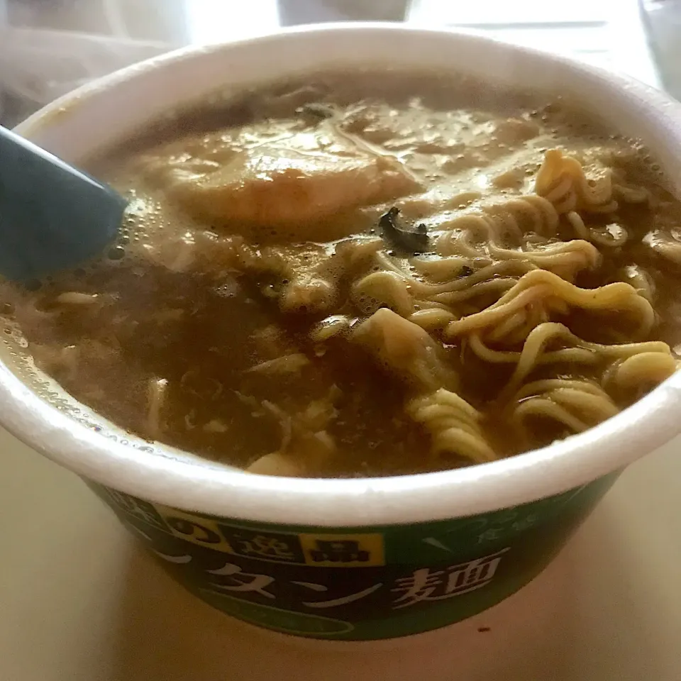 Snapdishの料理写真:カレーワンタン麺(◍•ڡ•◍)❤|いつみさん