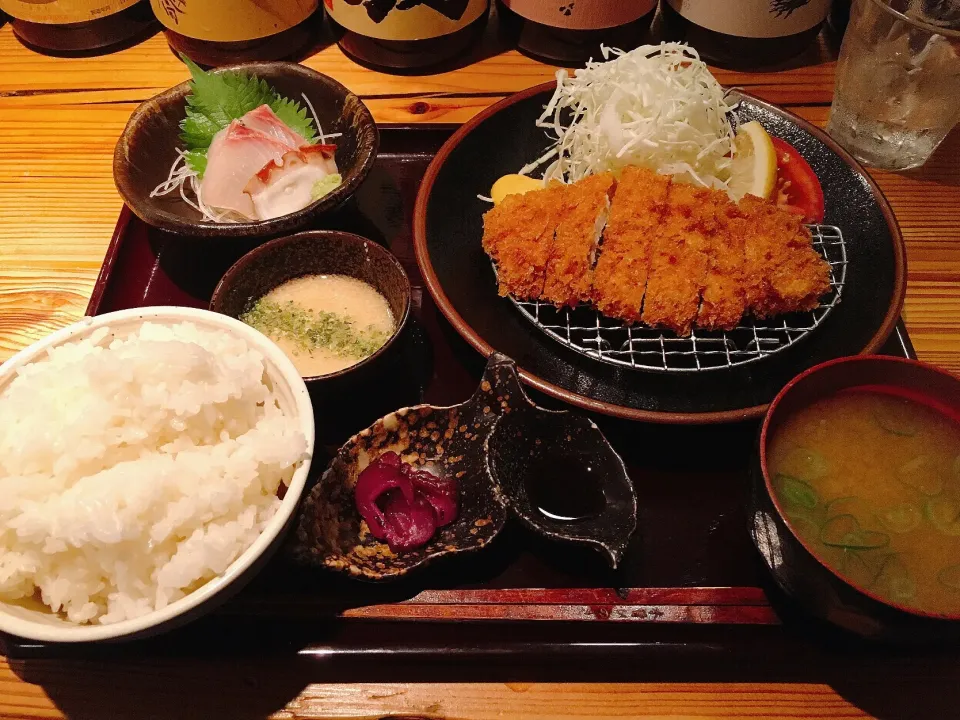 Snapdishの料理写真:ロースカツ定食|chan mitsuさん