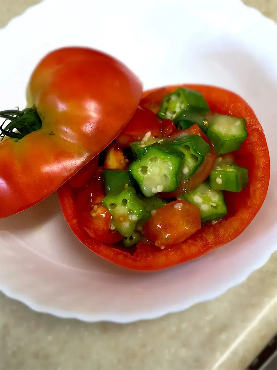 トマトとオクラのアンチョビソテー🍅|ミーさん