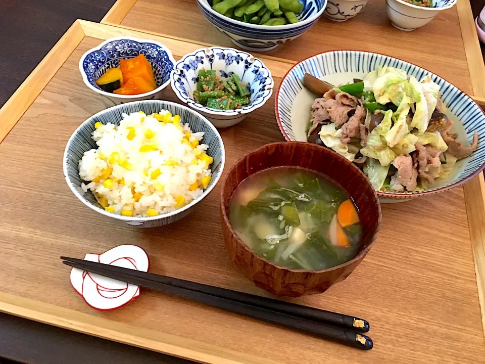 Snapdishの料理写真:お味噌汁
トウモロコシご飯
カボチャ煮
いんげんの胡麻和え
野菜炒め
枝豆|NAKATAさん